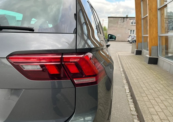 Volkswagen Tiguan cena 92899 przebieg: 99600, rok produkcji 2018 z Gdańsk małe 277